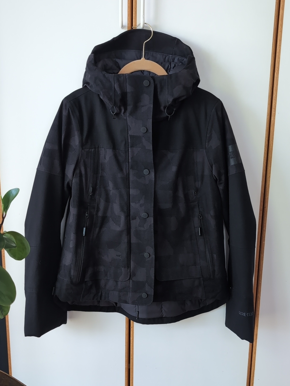 NWOT The North Face Cryos Mountain Parka Crop S